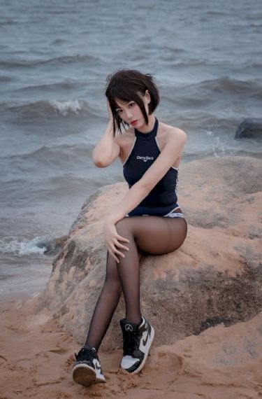 我脱了老师内衣摸她胸的视频软件