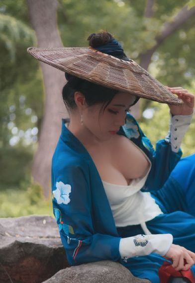 丰满人妇精油按摩