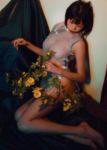 新人女秘书在线